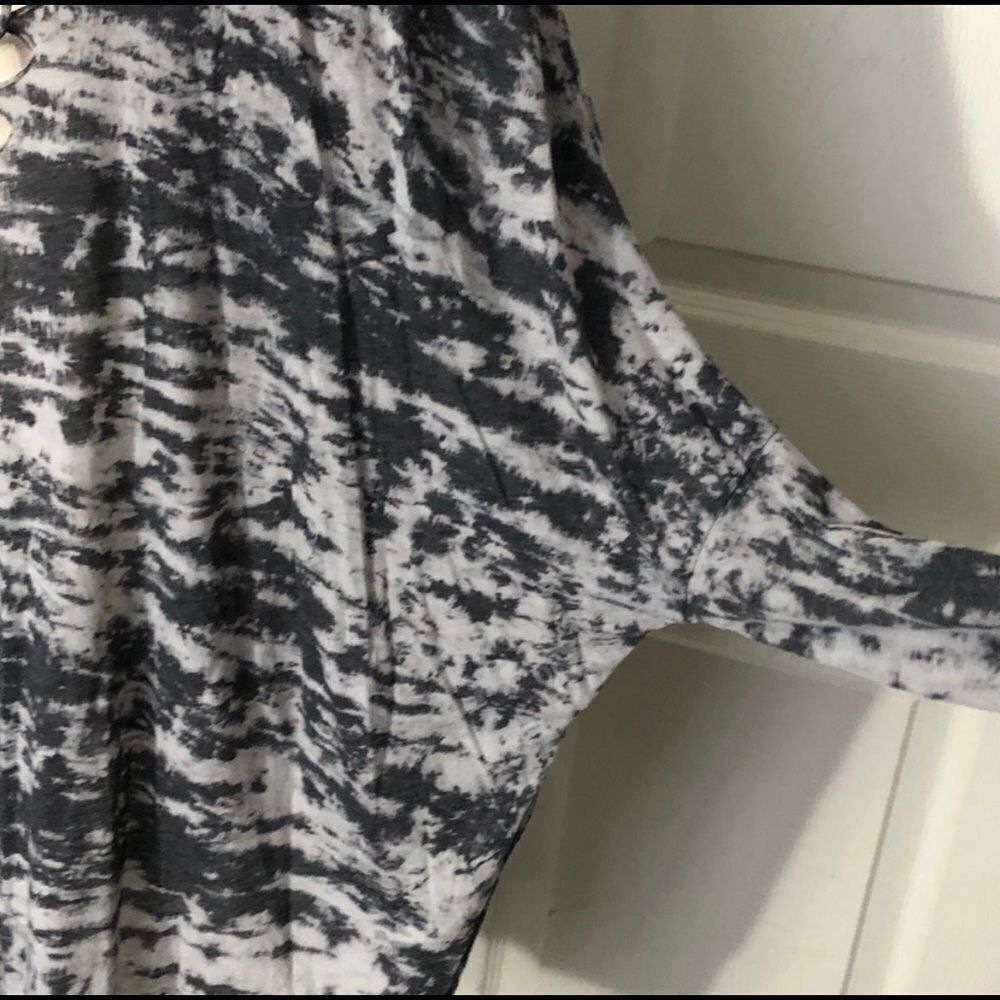 Anthropologie Tie-dye batwing high low top, S/M - Picture 7 of 9